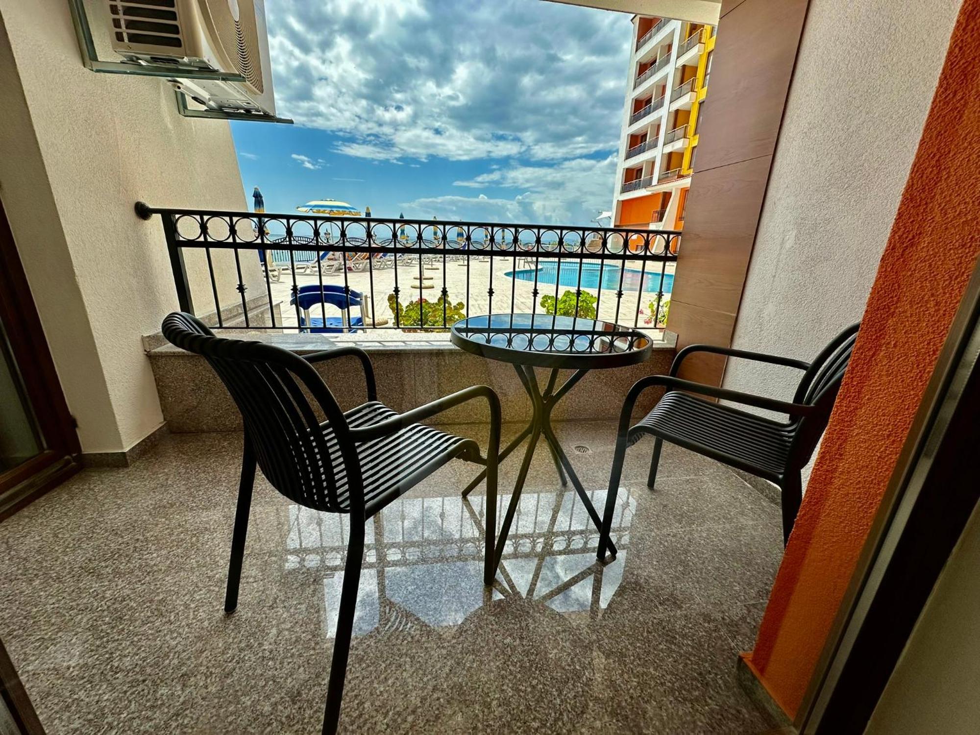 Apartment Complex Mirage Of Nessebar Exterior photo