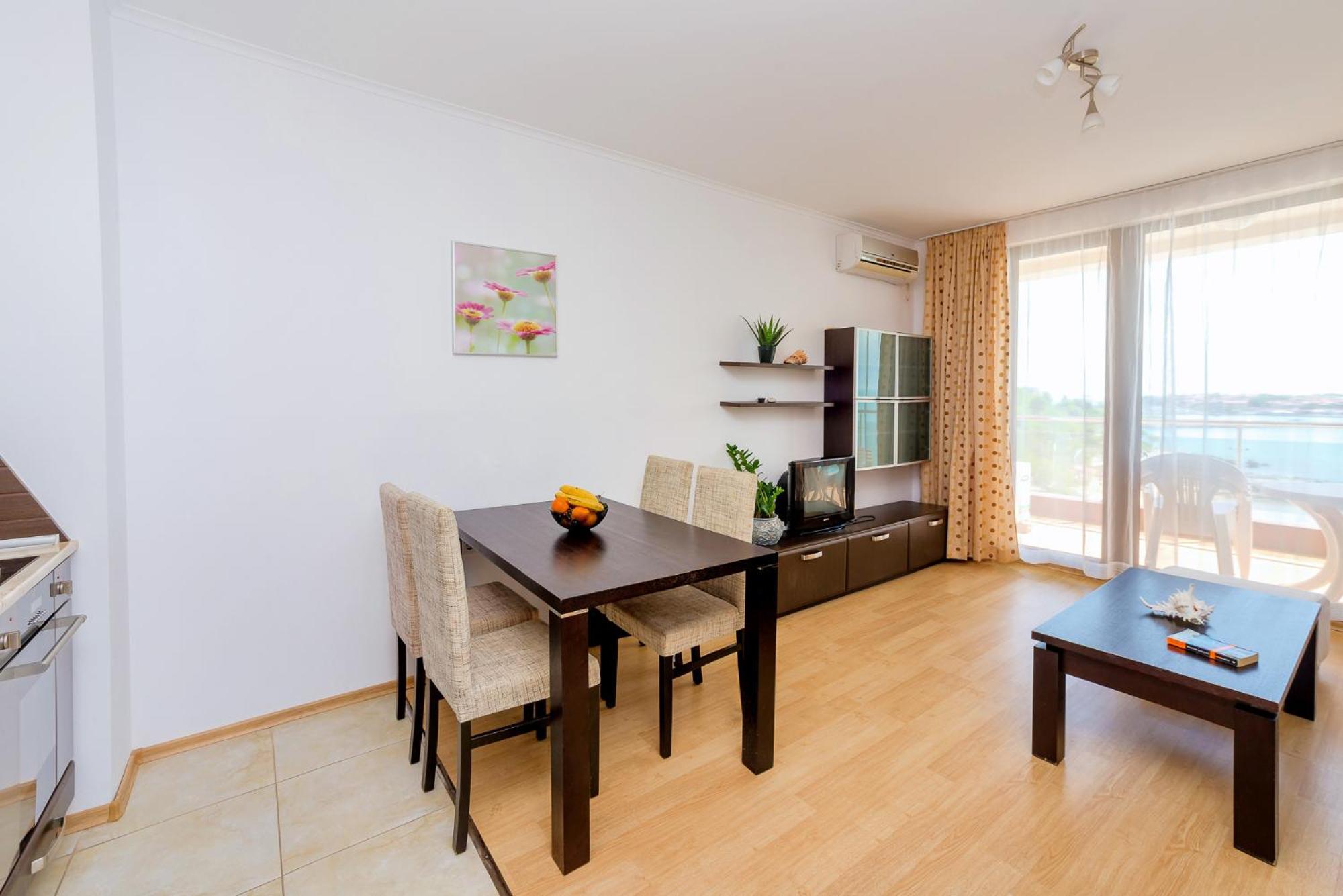 Apartment Complex Mirage Of Nessebar Exterior photo