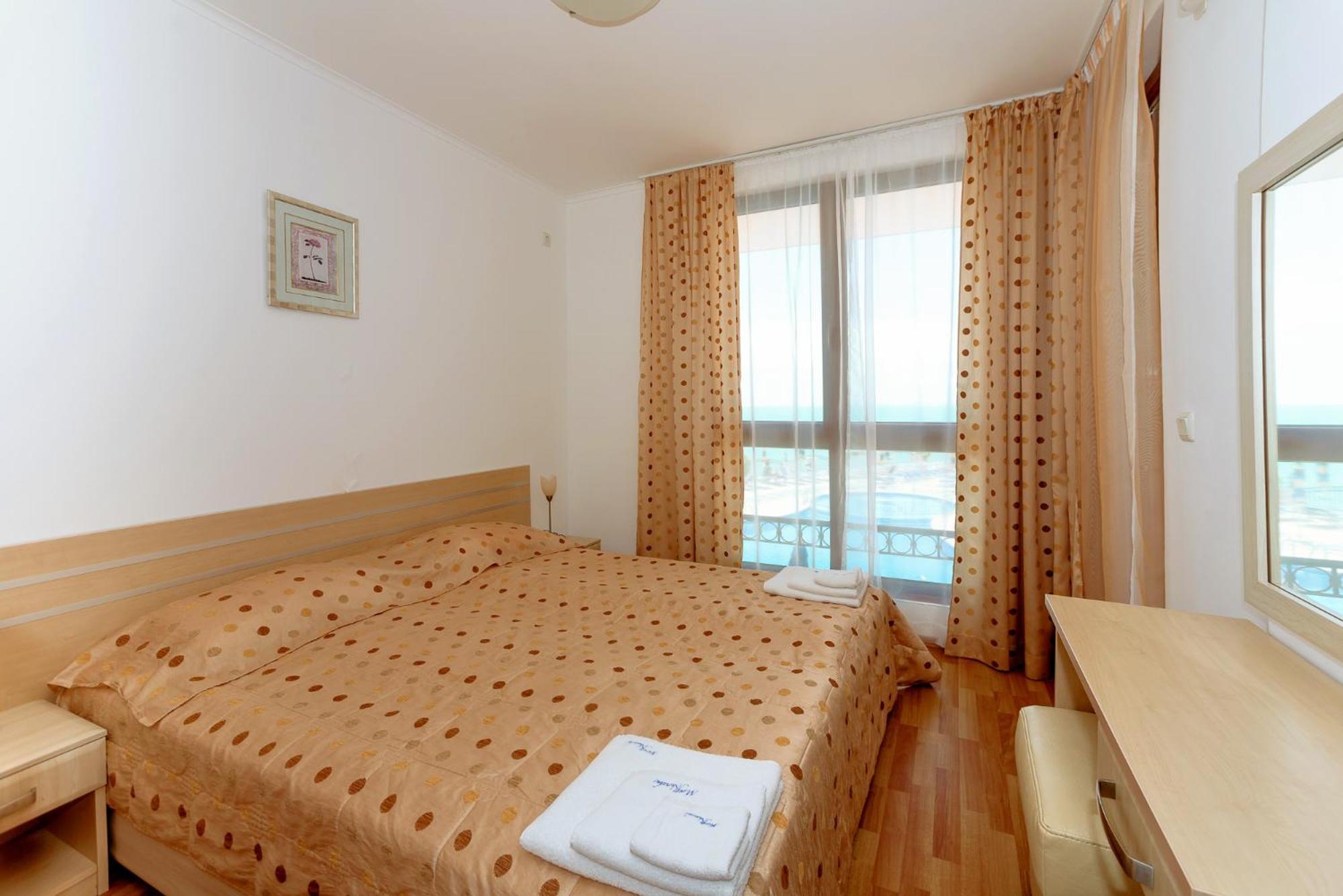 Apartment Complex Mirage Of Nessebar Exterior photo